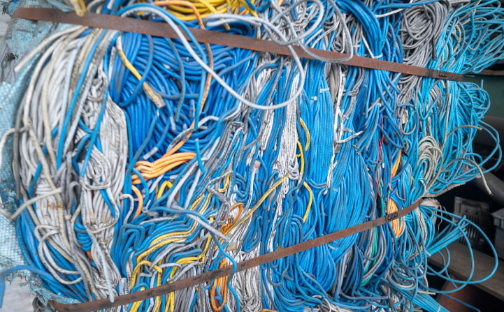MK-42-Telephone-wire-image